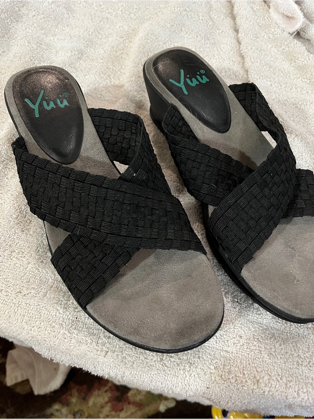 Yuu Black Crisscross Woven Slide Heels 7